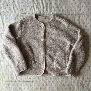 Uniqlo off-white pile-lined fleece crew neck cardigan jacket